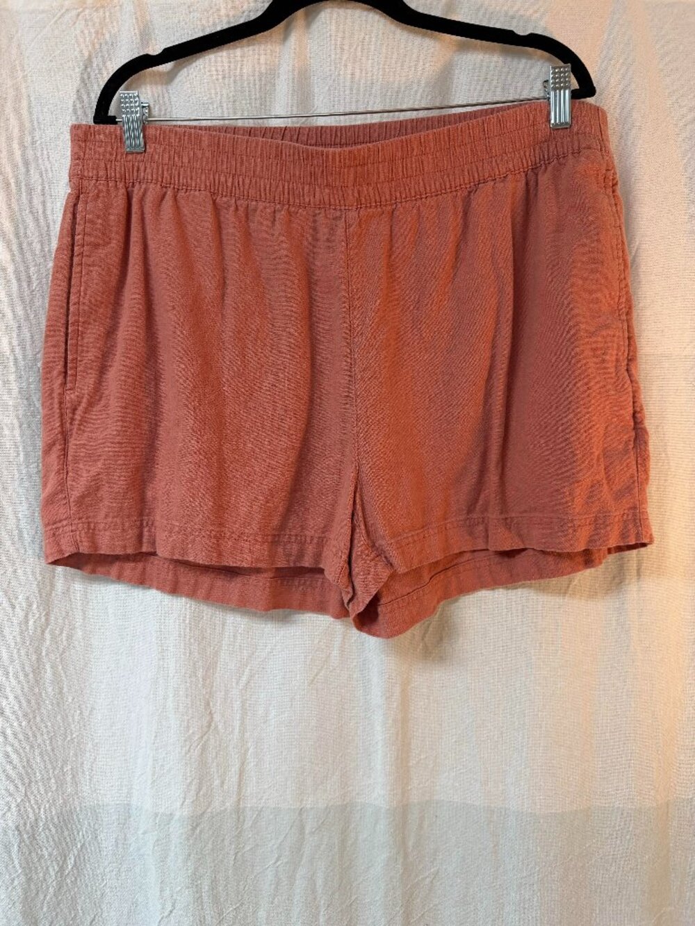 High-Waisted Beach Linen Pull-On Shorts
